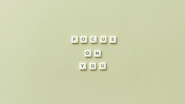 Focus On youと書かれたブロック